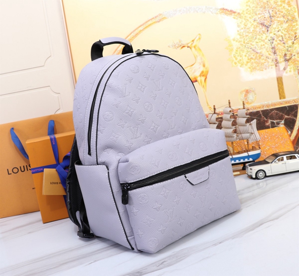 ルイヴィトンバッグ背面デザイン